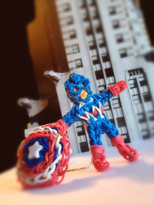 Rainbow Loom Captain America, by PG'sLoomacy on YouTube