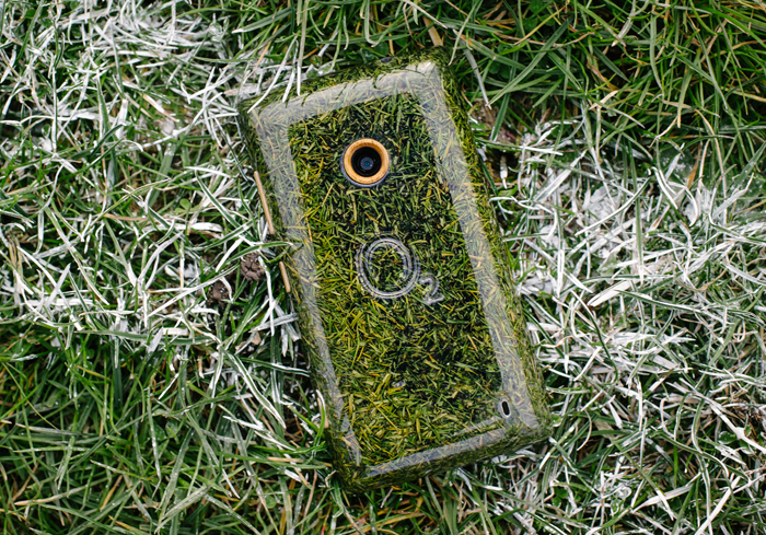 O2 Recycle unveils the UK’s first phone made from grass… and recycled phones parts