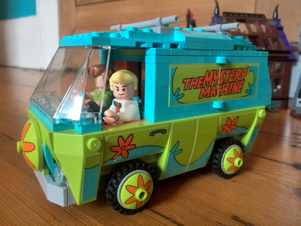 The Mystery Machine in brick form, with Freddie at the helm. It's a little marvel!